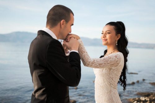 Fotografija mladenaca na otvorenom, romantika i priroda – fotograf vjenčanja rijeka