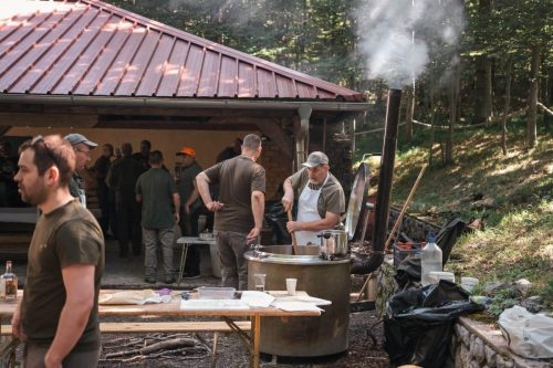 Okupljanje prijatelja na otvorenom prostoru –  fotograf istra