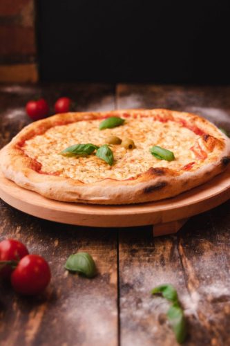 fotografiranje barova Kvarner - pizza s pršutom i rukolom na Kvarnerskoj rivijeri