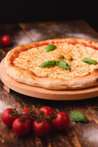 fotografiranje restorana Rijeka - pizza margherita u peći na drva u Rijeci